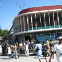 4.1.2_Haiti_People_Walking_in_street