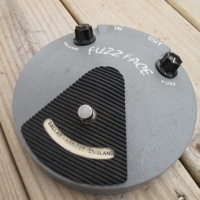 2.2-Dallas-Arbiter-Crest-Fuzz-Face-Front-Not-Mine